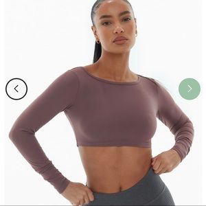 Long sleeve cropped activewear top